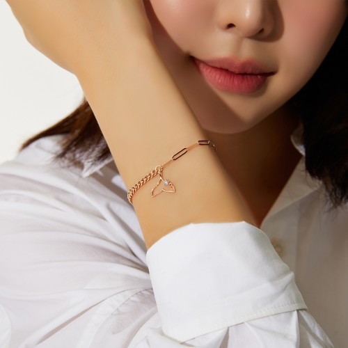 14K 할로우 커브 앤 클립 고래 꼬리 체인 금 팔찌로 스타일을 완성하세요