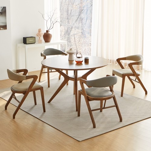 스코나 젠틀리 물푸레 애쉬 원목으로 만든 내구성 높은 원형 다이닝 식탁세트