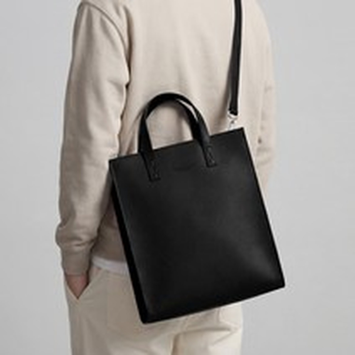 리치모리 클래식 토트 크로스백, 훈련을 스타일로 격상시키는 아이템