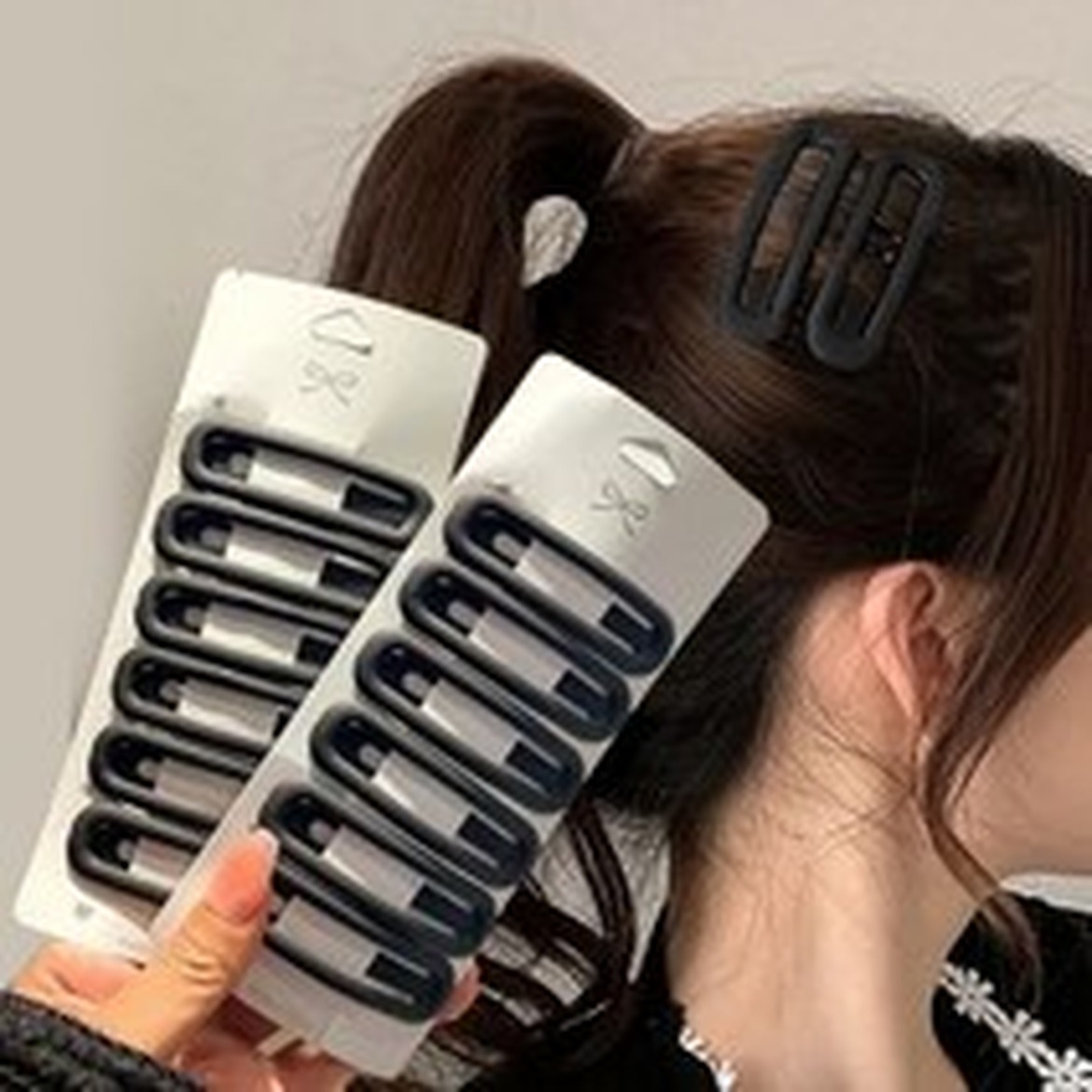 무식이네 무광 앞머리 빅 똑딱핀으로 스타일 완성하기