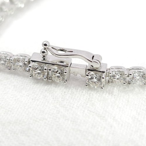 랩에메랄드 1캐럿 랩다이아 테니스 팔찌, 일상 속 특별한 빛을 더하다