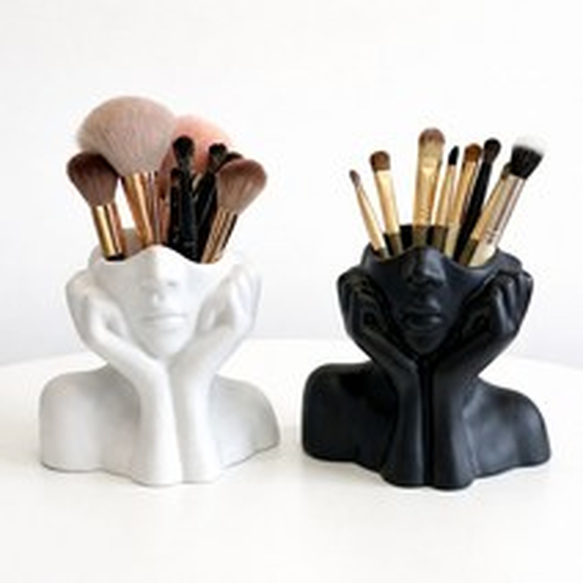 생활해랑 얼굴 조각상 브러쉬 꽂이 오브제 정리함으로 공간 활용하기