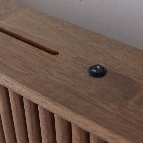 슬립퍼 아라 원목 침대 프레임 헤드보드로 완성된 고급스러운 수면 공간