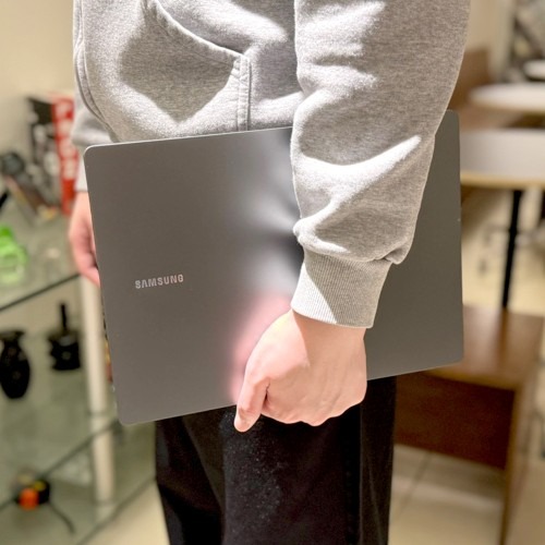 삼성전자 갤럭시북5 프로로 즐기는 스마트한 업무의 세계