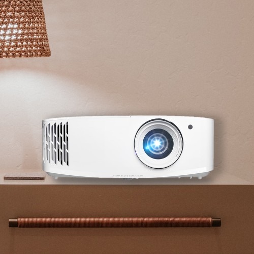 옵토마 4500안시 4K 빔프로젝터로 강력한 시청 경험을 누리세요