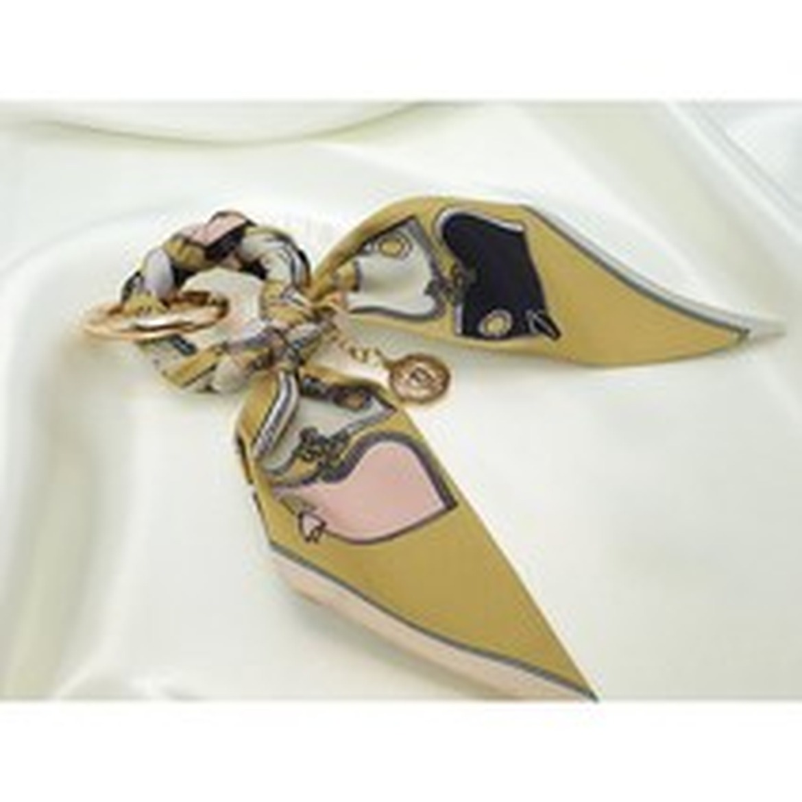 예쁜 스카프 키링으로 스타일을 완성하는 방법