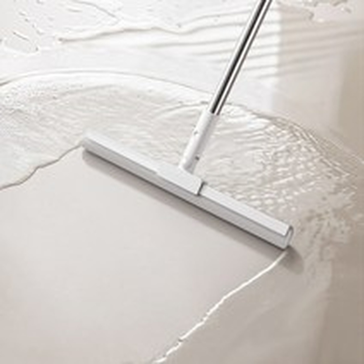 애니니즈 물기제거 다용도 스퀴지 빗자루, 훈련 후 쾌적한 정리