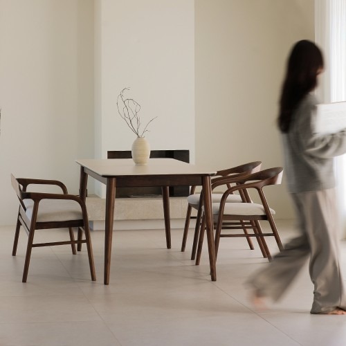 라미에스 베른 월넛 호두나무 식탁세트, 작은 공간에 딱 맞는 고급스러움