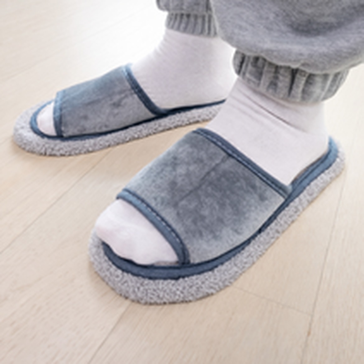 율샵 클린스텝 극세사 청소 슬리퍼 발끝에서 시작되는 실내 청소 혁신