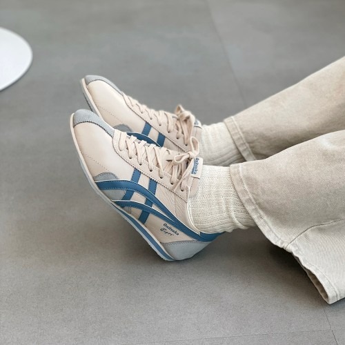 오니츠카타이거 런스파크 크림 라이트 블루 | 디자인과 편안함의 조화