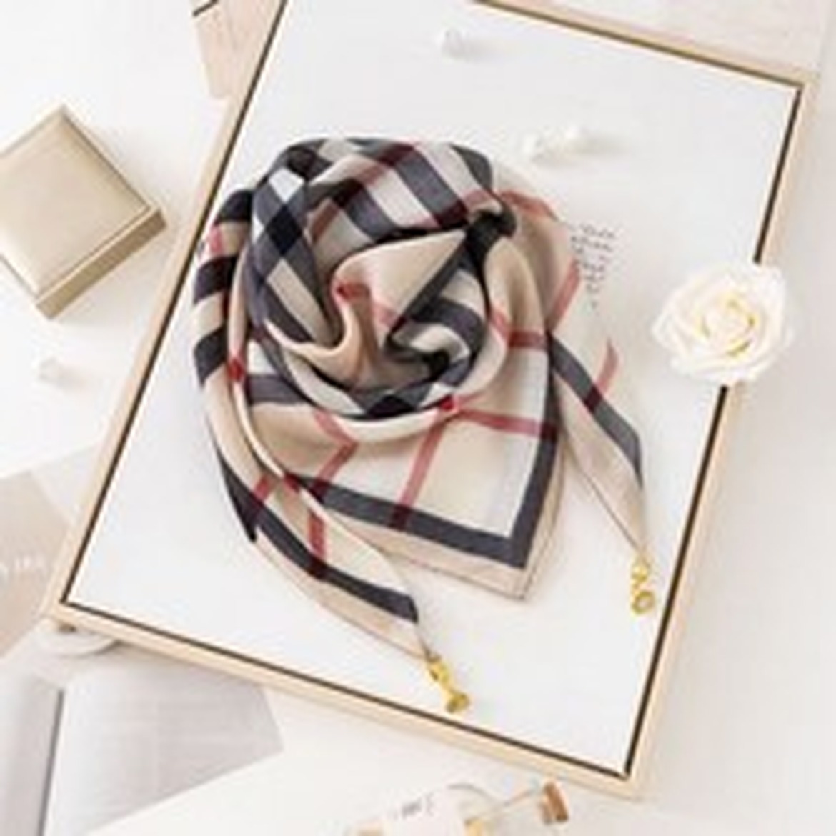 아펙토 소프트한 여성 자석 스카프, 편안한 착용감과 스타일