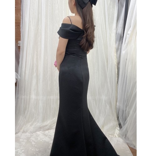 카라 머메이드 블랙드레스 대여 | 셀프스냅촬영과 브라이덜샤워에 적합한 원피스