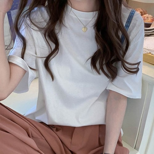 여성 데일리 코디에 적합한 심플한 반팔 티셔츠 구매 전 체크포인트