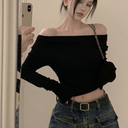 여름 데일리룩을 위한 오프숄더 크롭 티셔츠 구매 전 체크포인트