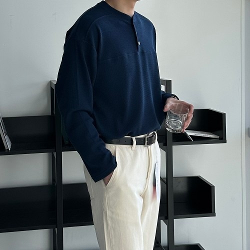 남자 긴팔티 선택 시 확인해야 할 포인트와 와플 절개 헨리넥 티셔츠의 차별점