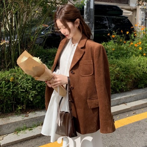 핀턱 셔링 루즈핏 미니 원피스 | 편안함과 스타일을 모두 갖춘 필수 아이템