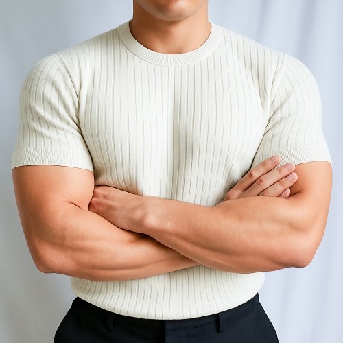 여름에 최적화된 얇은 버튼카라 머슬핏니트