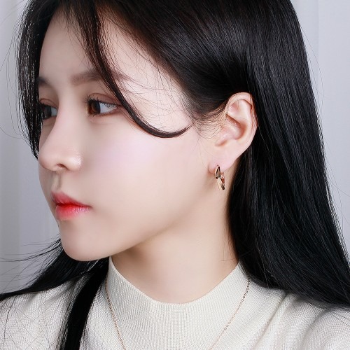 데일리로 활용하기 좋은 14K 사각 원터치 귀걸이의 특징과 체크포인트