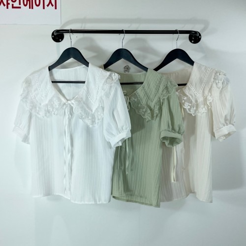 여름철 쾌적한 착용감의 비결, 펀칭프레이스카라 블라우스 체크포인트