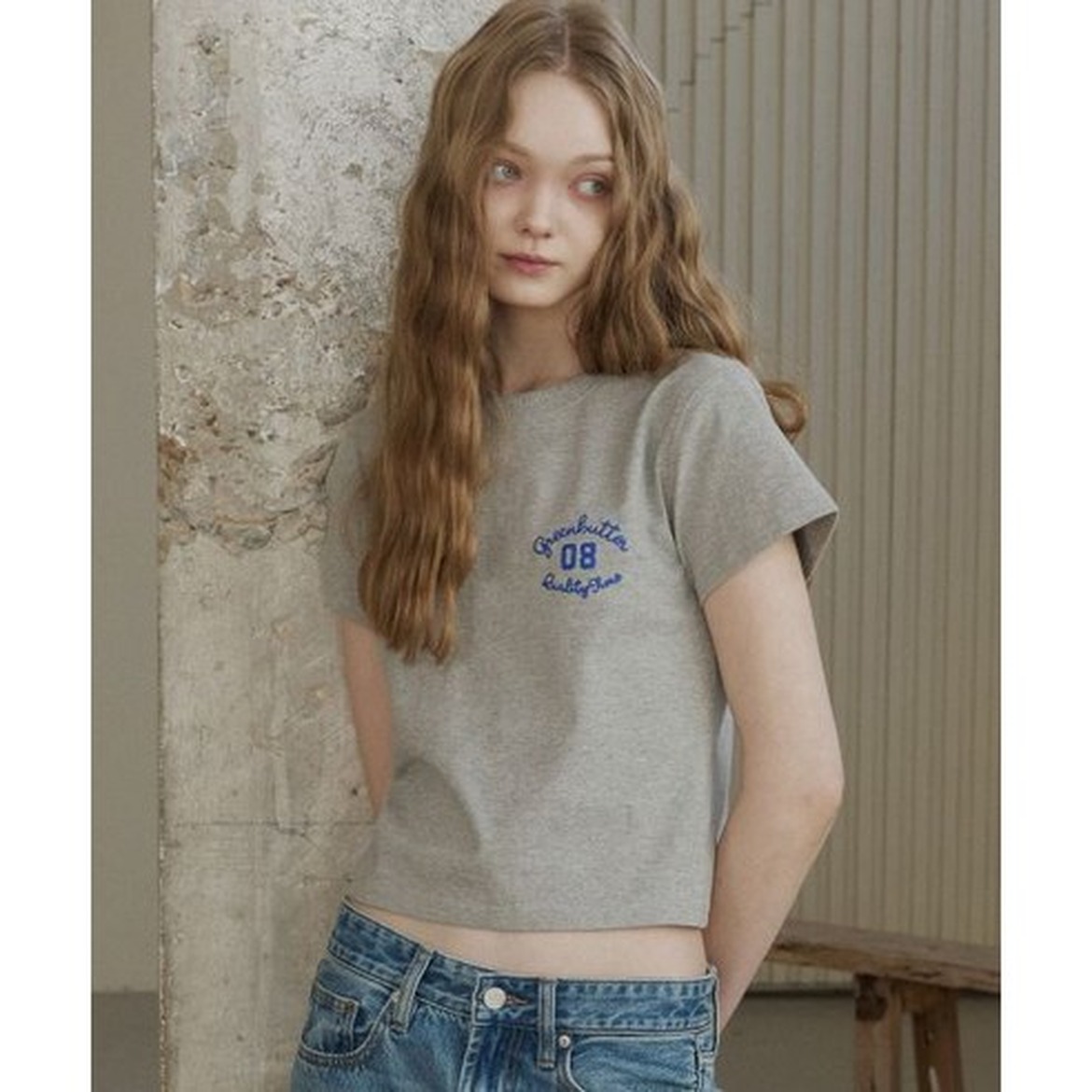 편안한 착용감의 그린버터 Crop Cursive Tee 구매 전 체크 포인트