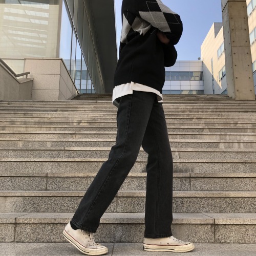 남자 일자 롱 세미 와이드 레귤러핏 데님 흑청 바지의 매력