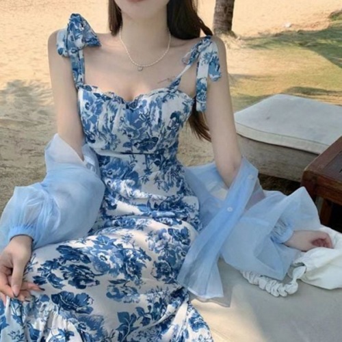 비치에서 편하게 입기 좋은 꽃무늬 원피스, 체크할 점은?