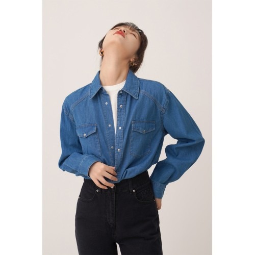 여름철 시원한 착용감과 관리가 용이한 데님 셔츠