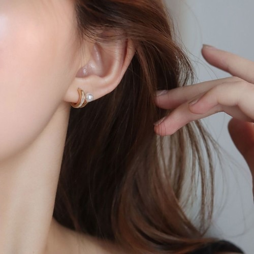 화이트 펄 진주 귀걸이 구매 전 확인할 점과 차별적 특징