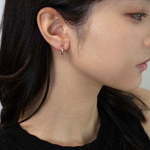 지티 귀찌 엣지 귀안뚫는 귀걸이 링 이어커프의 매력