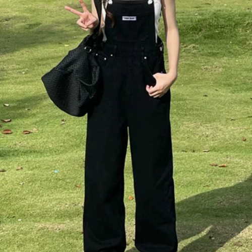 졸업사진과 여행룩에 적합한 루즈핏 블랙 멜빵바지 점프수트 구매 전 체크포인트