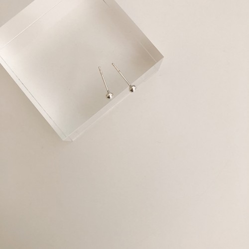 데일리 귀걸이 선택 시 고려해야 할 점과 실버 볼 귀걸이 특징