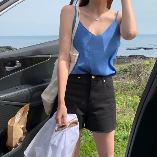 여름에 적합한 찢어진 화이트 진 선택 시 체크해야 할 포인트