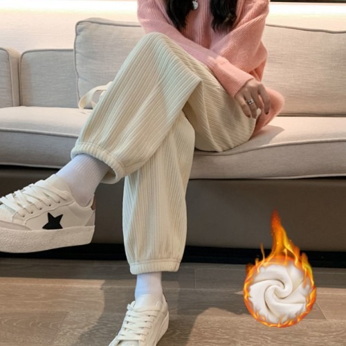 데일리룩과 데이트룩에 적합한 소프트밴딩 코듀로이 벨벳 조거 팬츠 구매 전 체크포인트
