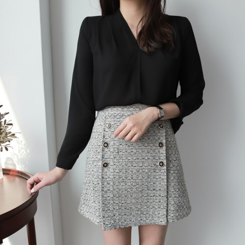 고급 핀턱 노카라 브이넥 쉬폰 블라우스 활용성 높은 정장