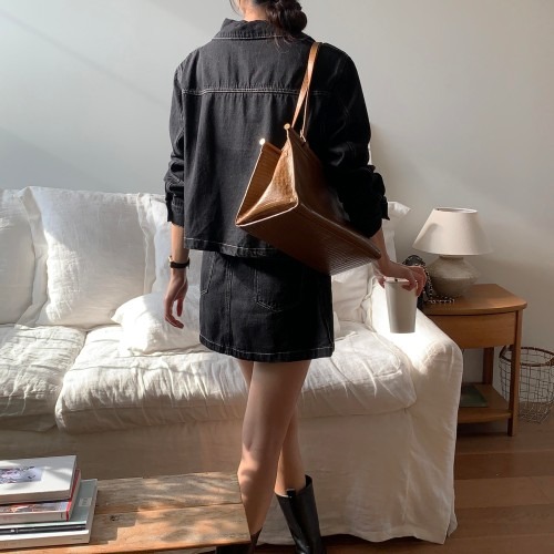 말리부 데일리 생지 데님 스티치 미니 스커트 | 실용성과 스타일을 겸비한 A라인