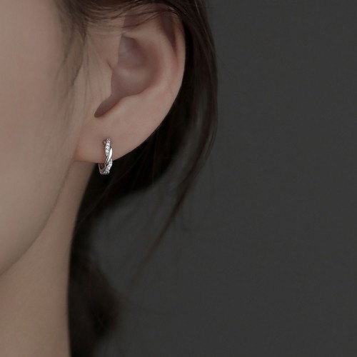 귀걸이 선택 시 확인할 포인트와 큐빅 웨이브 원터치 실버 미니 링 귀걸이