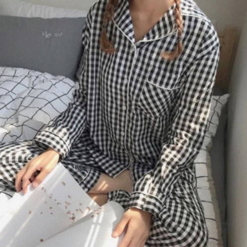편안함과 스타일을 겸비한 여성 사계절 캐릭터 파자마 홈웨어 세트